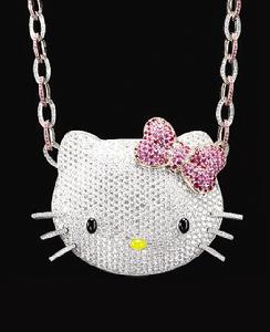 金景娥自稱這條鉆石Kitty項鏈價值2億韓元（約115萬元人民幣）。