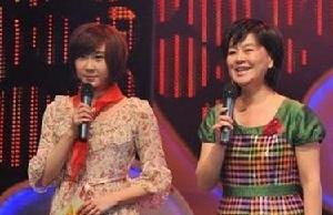 名嘴水均益女兒水亦詩(shī) 攜手鞠萍姐姐主持六一晚會(huì)