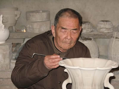 首屆中國陶瓷藝術大師晉佩章逝世