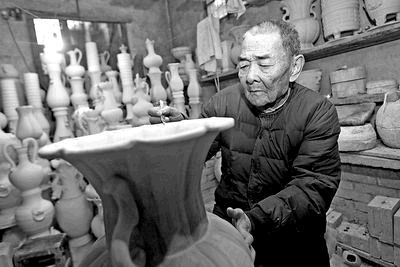 首屆中國陶瓷藝術大師晉佩章逝世