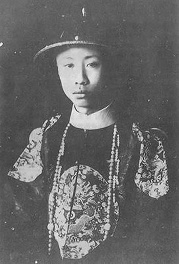溥儀復(fù)辟帝制結(jié)束