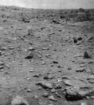 海盜1號在火星著陸，并發回照片