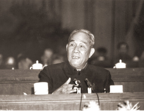 黃火青同志逝世
