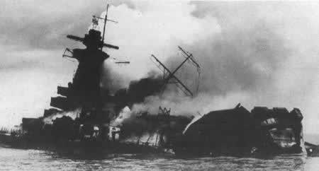 德“施佩伯爵”號(hào)遭英艦圍困自沉（歷史上的今天.中國）