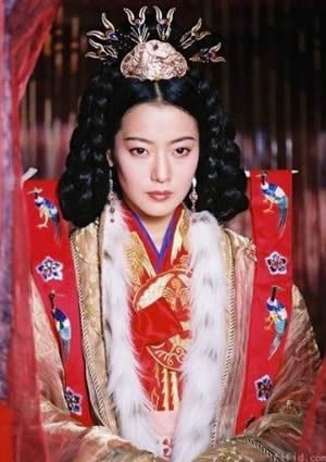 韓國著名女演員金喜善出生