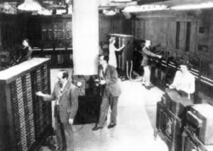 世界第一臺(tái)電子計(jì)算機(jī)問世