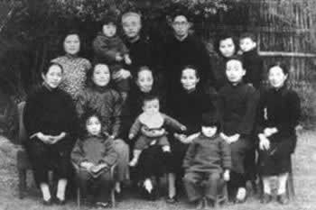 歷史學(xué)家顧頡剛出生