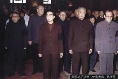 江青自殺